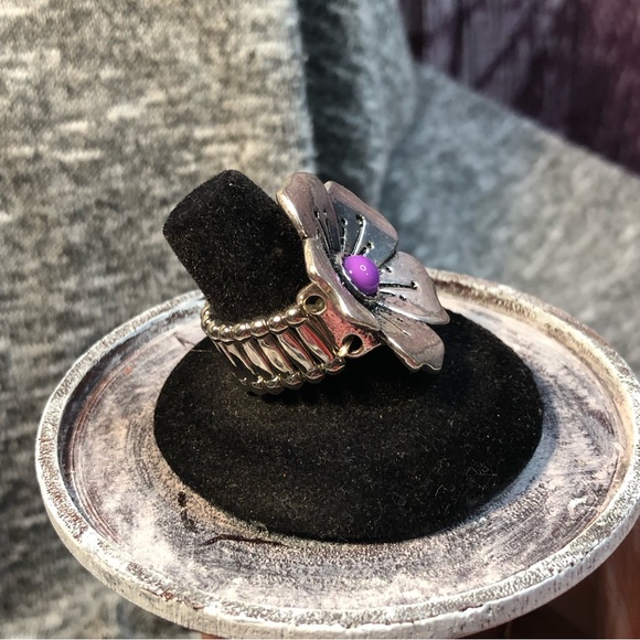 Purple Silver floral stretch ring - Picture 3 of 4